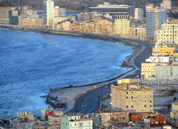 souvenir-de-cuba-le-front-de-mer-de-la-havane-malecon