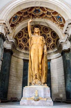 la-statue-de-la-republique-de-cuba