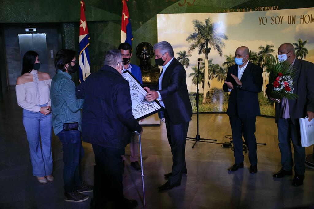 miguel-diaz-canel-assiste-a-la-remise-des-prix-du-maitre-des-jeunes