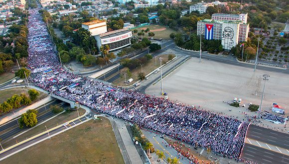 cuba-travaille-pour-son-present-et-son-avenir