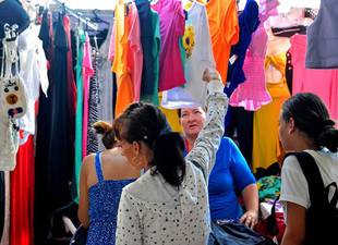 comenzo-en-holguin-feria-arte-para-mama