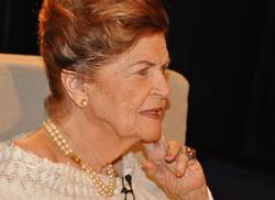 adios-a-carilda-una-de-las-grandes-poetisas-de-cuba