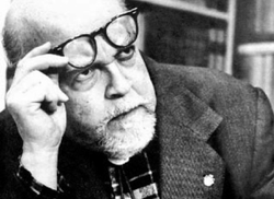 alfonso-reyes-pone-en-orden-sus-versos