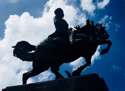 comite-de-instituciones-martianas-conmemora-aniversario-123-de-la-caida-en-combate-de-jose-marti-por-astrid-barnet