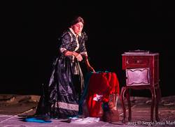 emilia-la-bordadora-de-la-bandera-cubana-en-la-escena-de-teatro-icaron