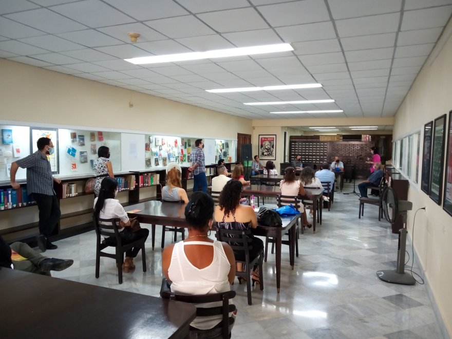 palabras-desde-casa-fotos-y-tuits