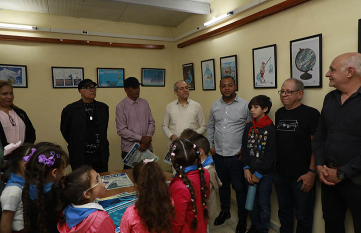 inauguran-exposicion-de-humor-grafico-sobre-contaminacion-ambiental