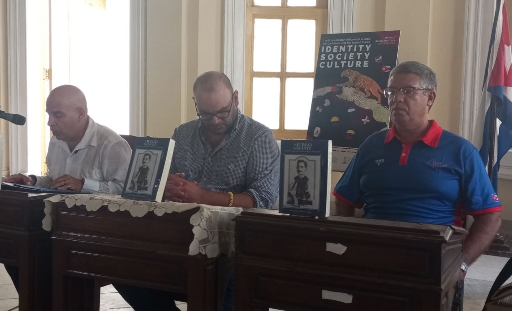 presentan-libro-sobre-el-surgimiento-del-beisbol-en-cuba