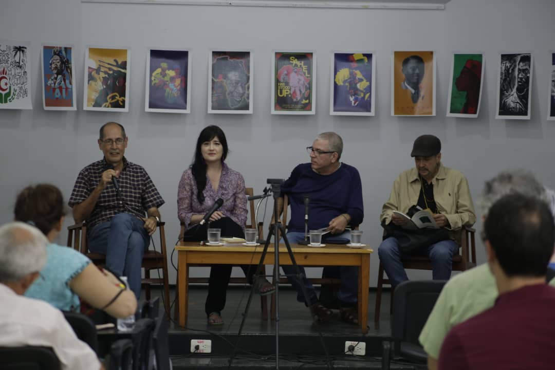 la-poesia-como-forma-de-existencia-recuerdos-de-un-panel-en-la-casa