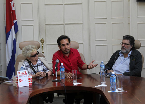 debatir-en-revolucion-una-tarea-de-todos-por-dailys-rodriguez-leon