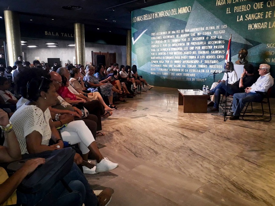 el-libro-cubano-celebra-su-dia