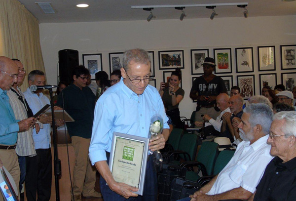 entregado-a-diez-nuevos-libros-cubanos-el-premio-de-la-critica-cientifico-tecnica-2017