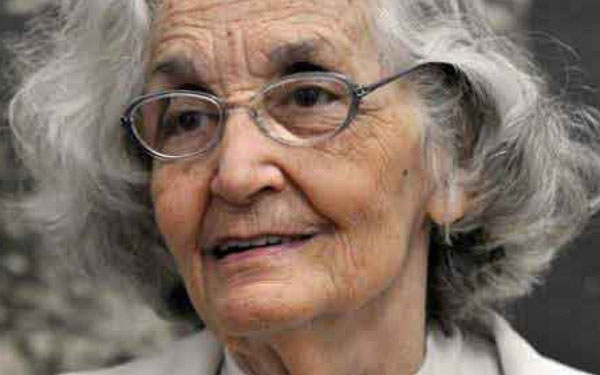 fina-la-sencillez-de-la-grandeza-por-juanita-conejero