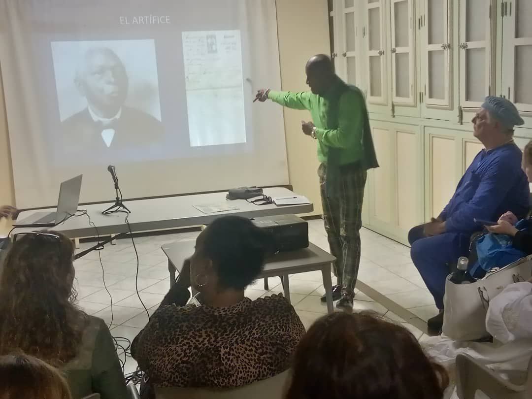 intenso-el-evento-teorico-de-la-casa-de-africa