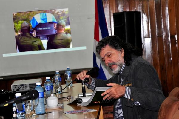 ministro-de-cultura-e-intelectuales-honran-a-fidel-en-guantanamo