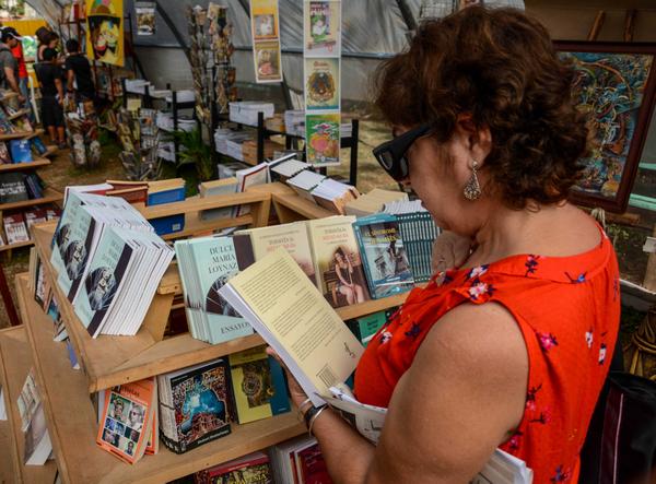 multiples-ofertas-literarias-en-feria-del-libro-en-cienfuegos-por-onelia-chaveco