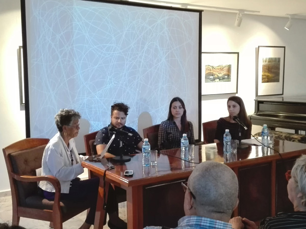 presentado-en-la-uneac-catalogo-de-la-artista-adislen-reyes-por-adalys-perez-suarez