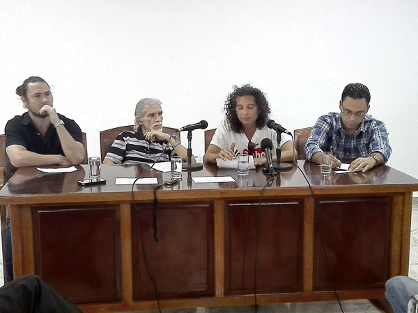 sesiono-en-la-uneac-foro-sobre-literatura-y-medios-digitales-por-adalys-perez-suarez