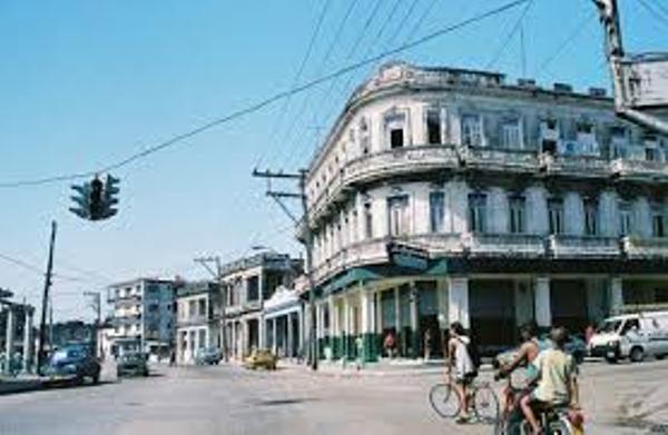 vistazo-al-ayer-de-una-ciudad-cumpleanera-que-no-se-muera-el-barrio-habanero